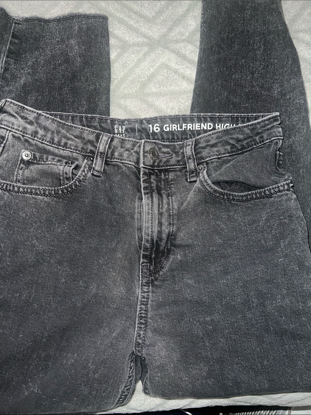 Gap Teen Girlfriend High Rise Jeans in a size 16